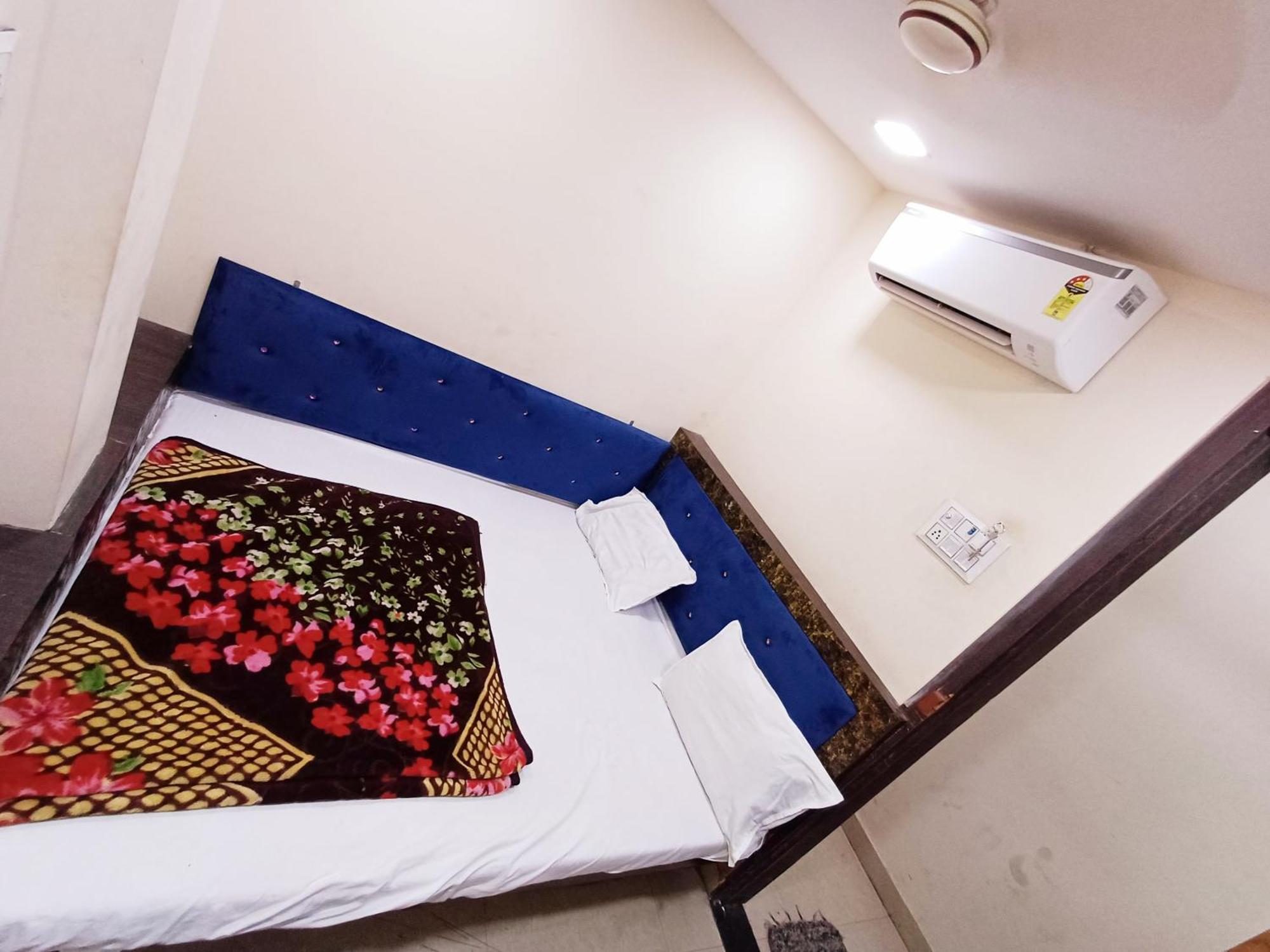 Hotel Blue Tower Inn 乌贾因 外观 照片